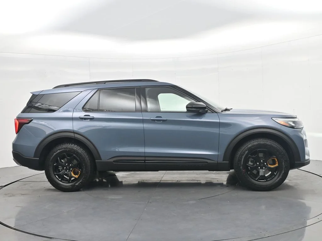 New 2026 Vapor Blue Metallic Ford Tremor® image 6