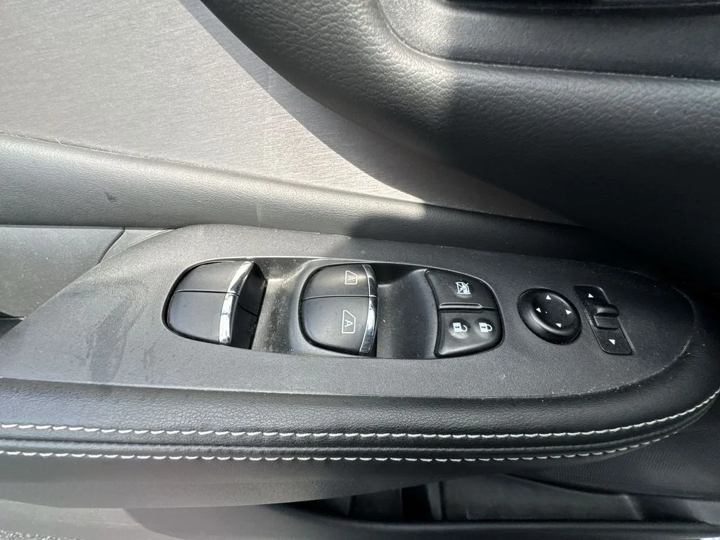 Used 2024 White Nissan SL image 13