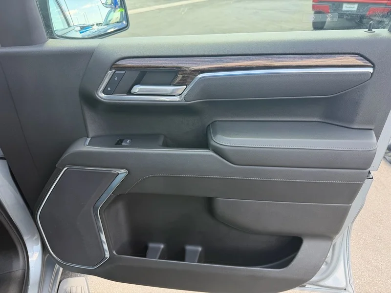 Used 2024 Sterling Metallic GMC Elevation image 22