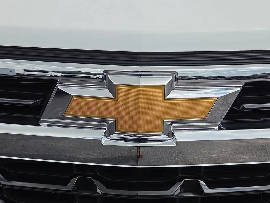 New 2026 Summit White Chevrolet LT image 22