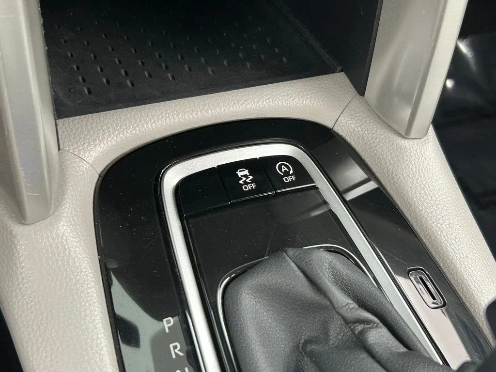 Used 2025 Silver Toyota L image 29