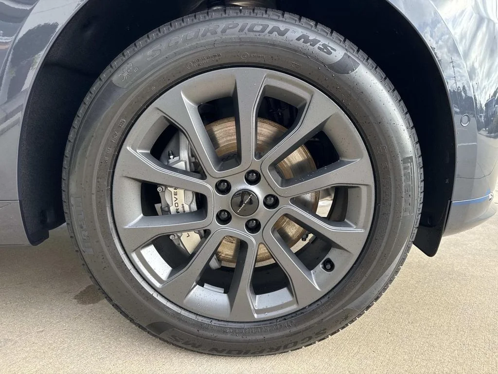 New 2026 Varesine Blue Land Rover Dynamic SE image 6
