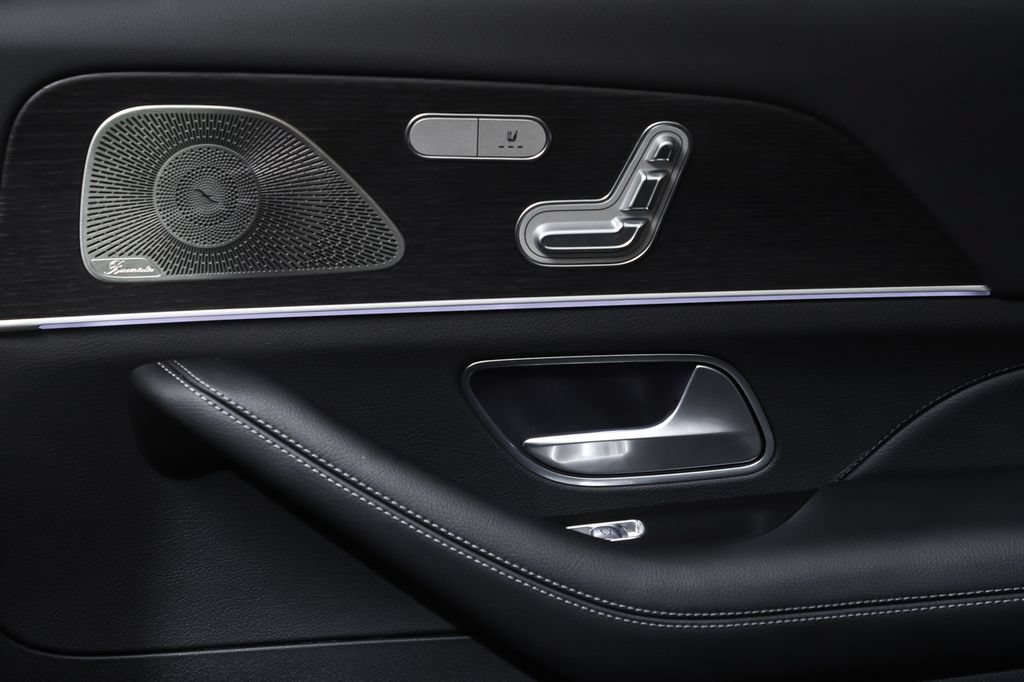 New 2026 Black Mercedes-Benz GLS 450 image 36