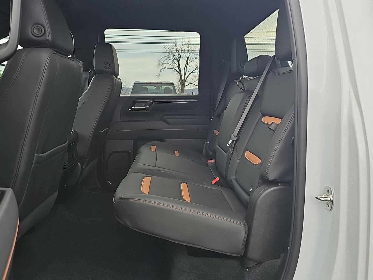 Used 2025 Summit White GMC AT4 image 28
