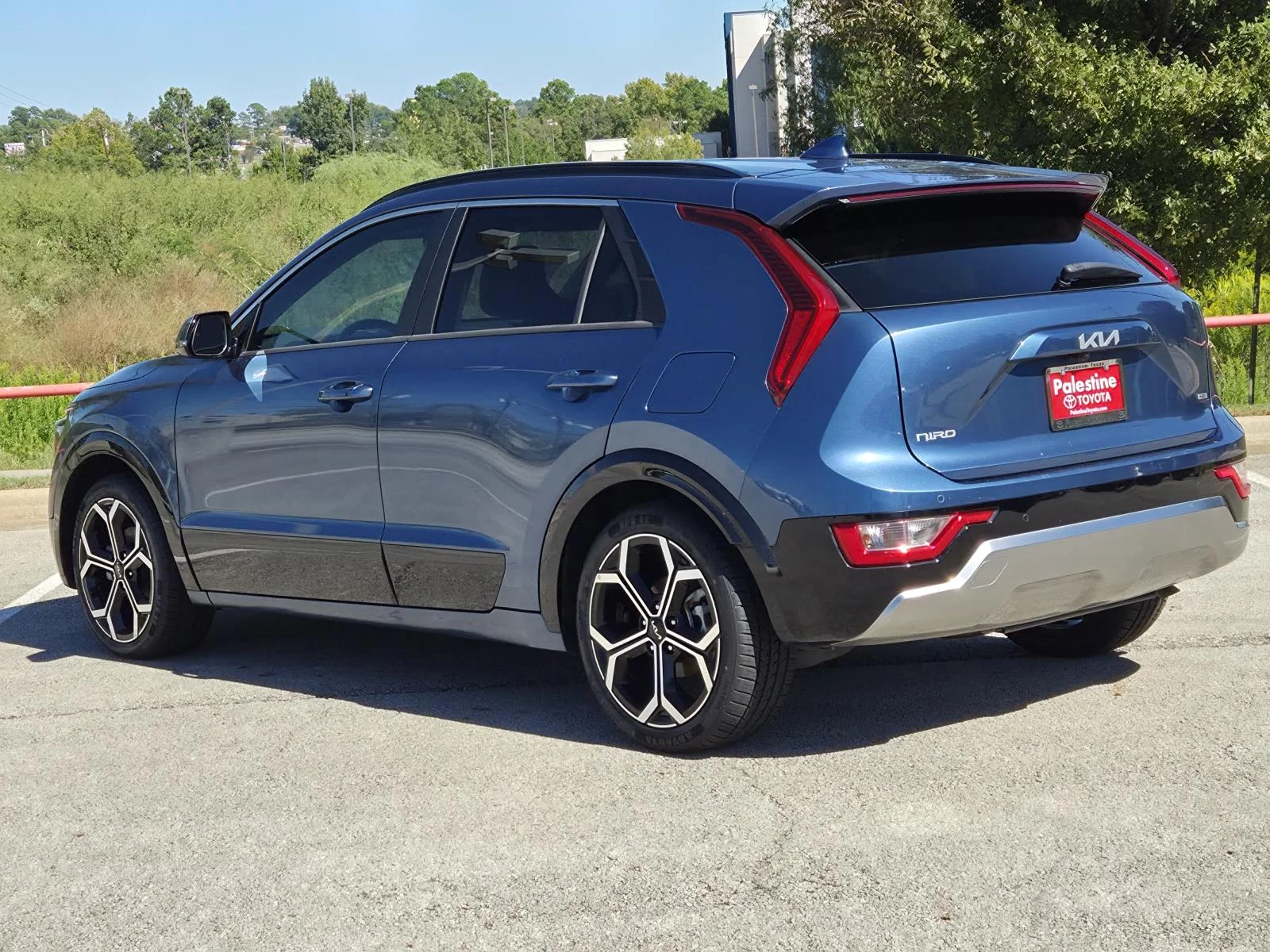 2023 Kia Niro EX Touring - Photo 6