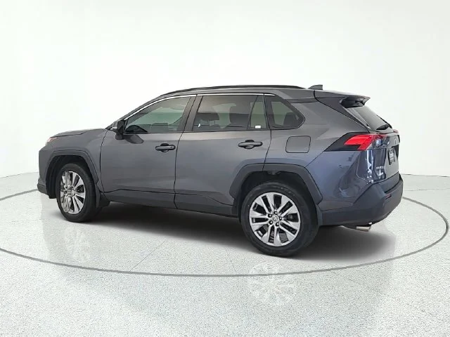 Used 2022 Magnetic Gray Metallic Toyota XLE Premium image 3
