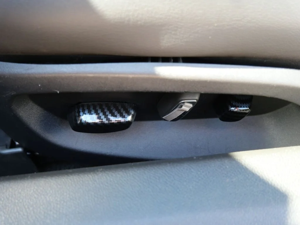 Used 2014 White Chevrolet Base image 20