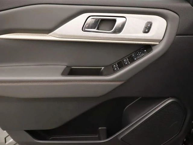 New 2026 Carbonized Gray Metallic Ford Active image 35