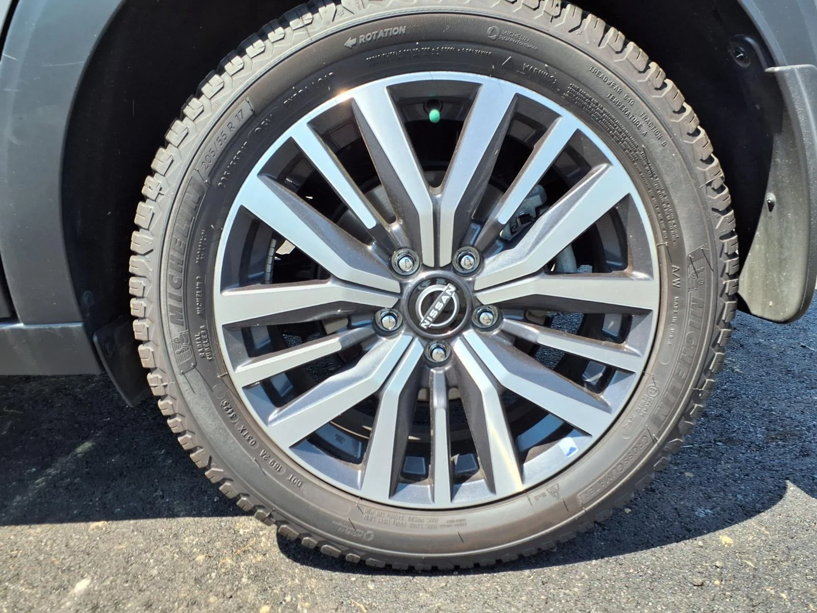 Used 2022 Boulder Gray Pearl Nissan SV image 30