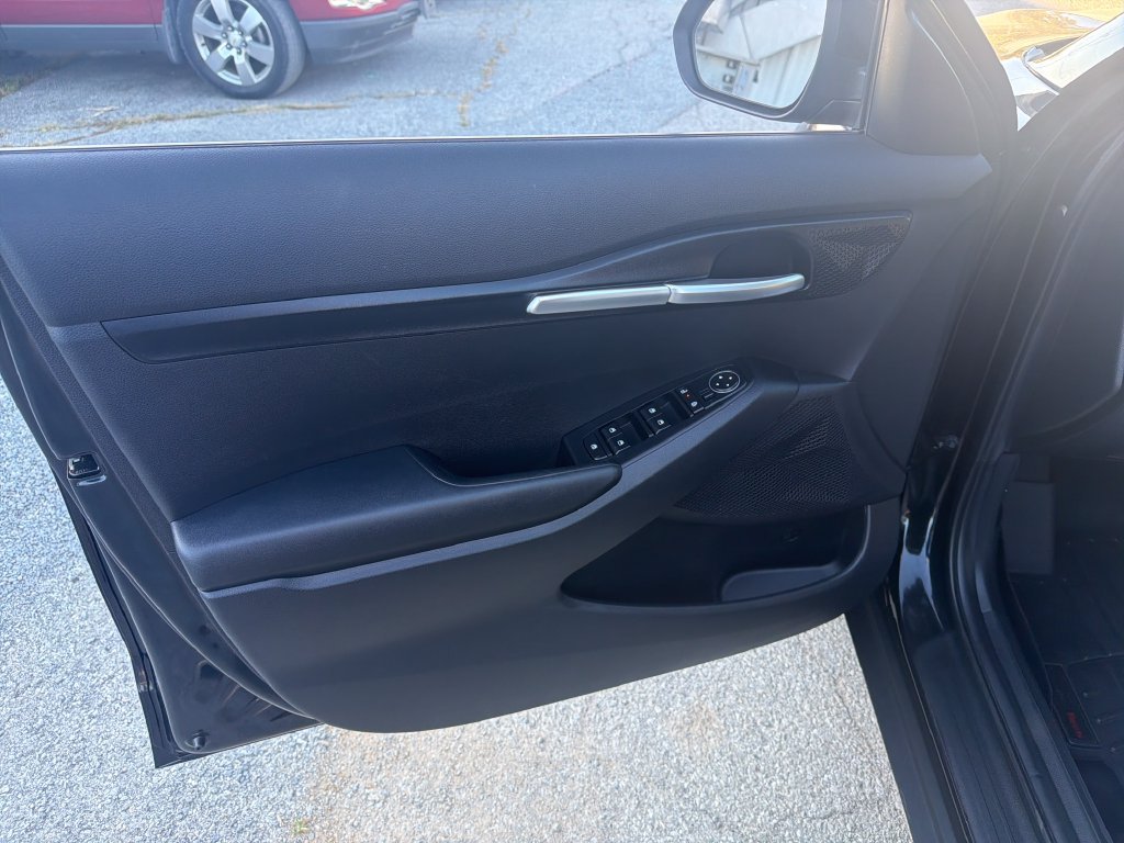 Used 2024 Black Kia LX image 12