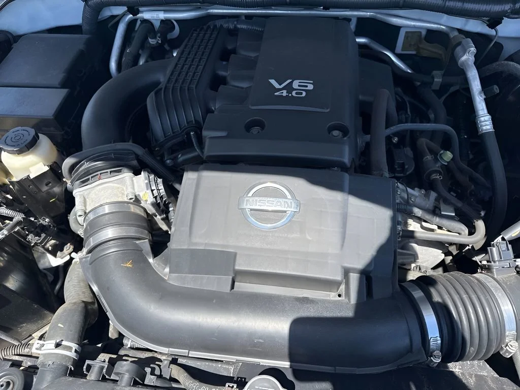 Used 2016  Nissan SV image 27