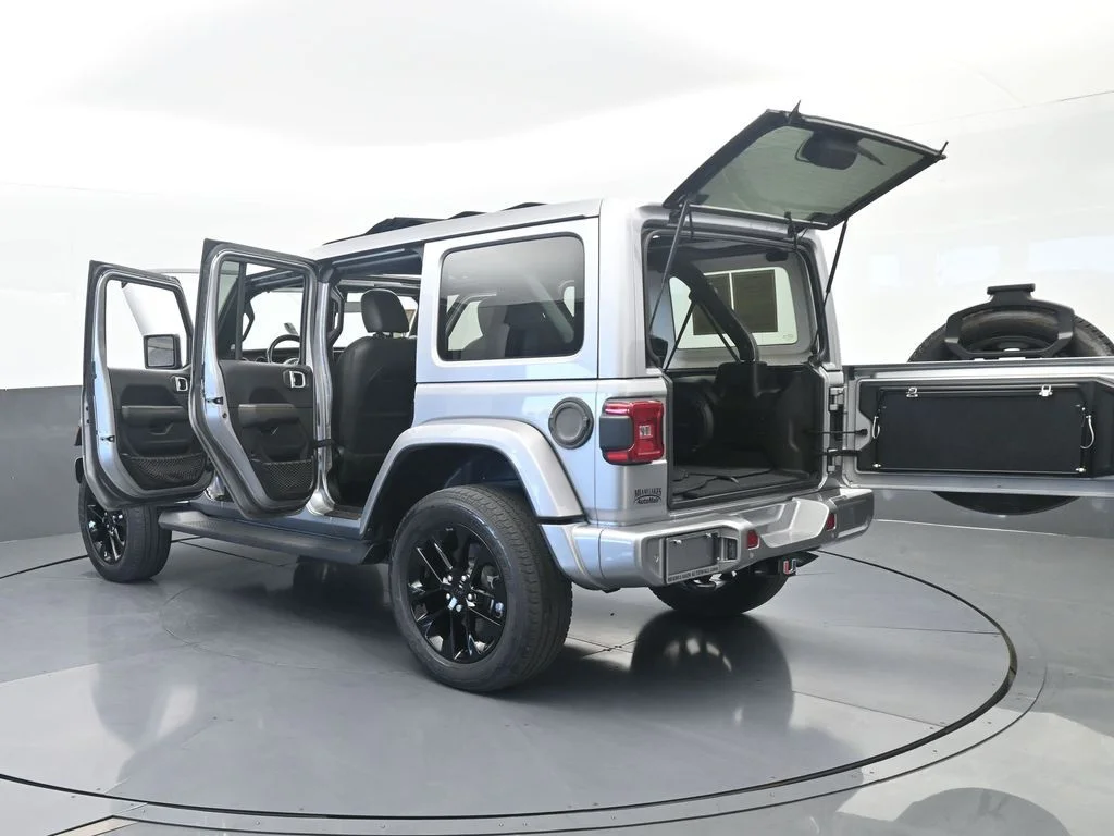 Used 2021 Billet Silver Metallic Clearcoat Jeep Unlimited Sahara High Altitude image 76