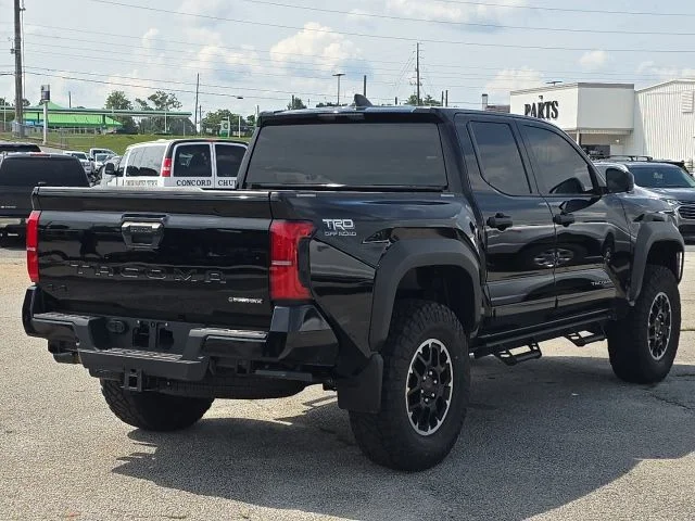 Used 2025  Toyota  image 5