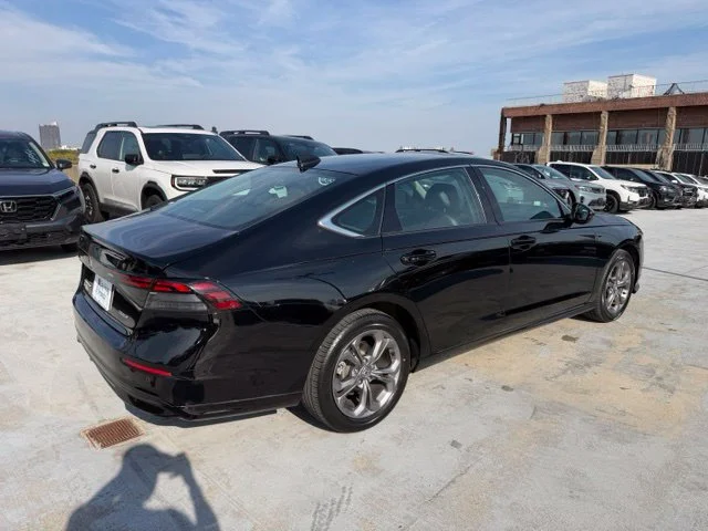 Used 2024 Gray Honda EX-L image 7