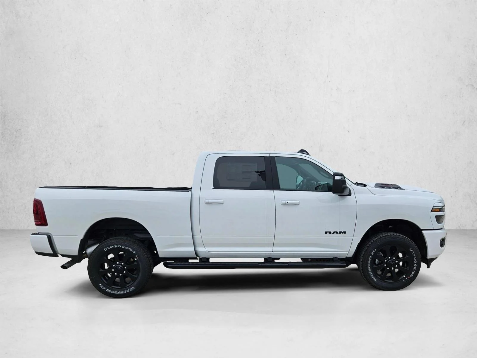 New 2026 Bright White Clear-Coat Exterior Paint RAM Laramie image 4