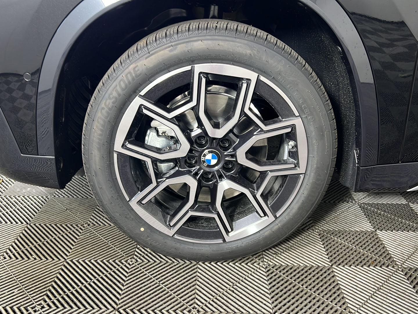 New 2026 Black Sapphire Metallic BMW xDrive28i image 19