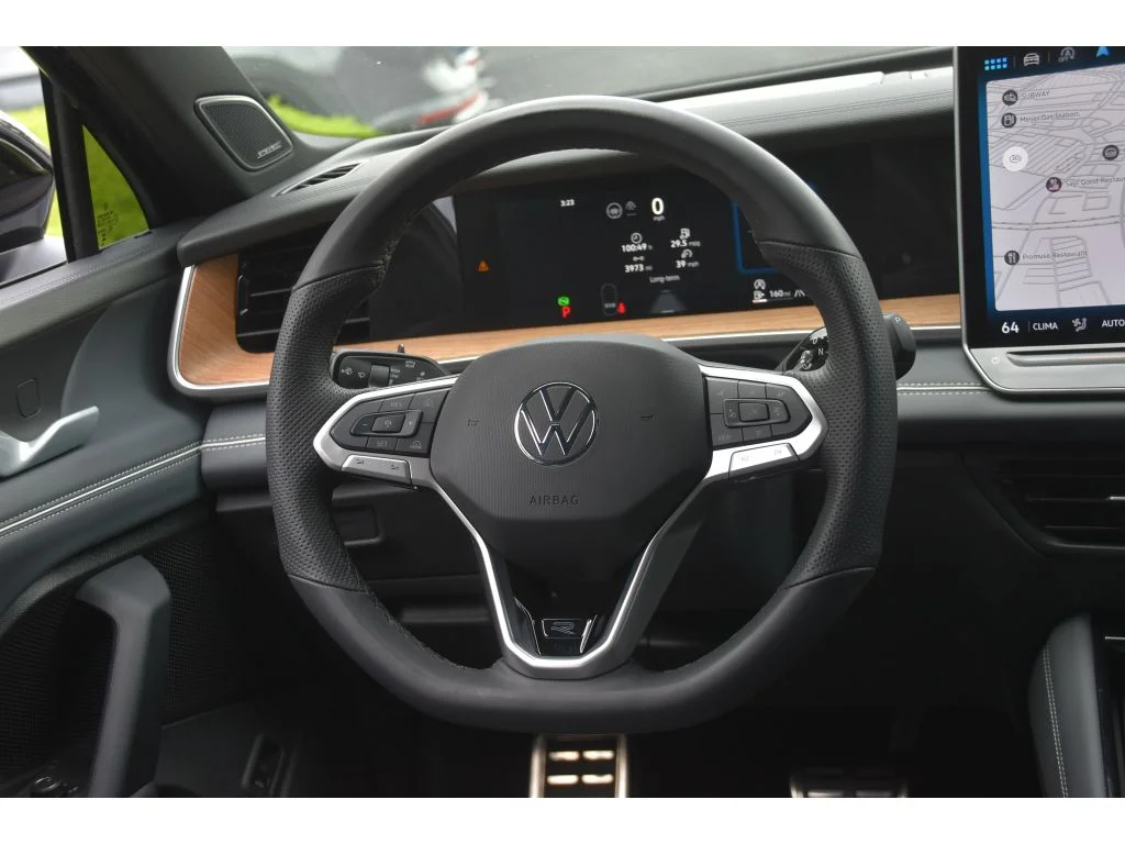 Used 2025 Deep Black Pearl Volkswagen SEL R-Line image 15