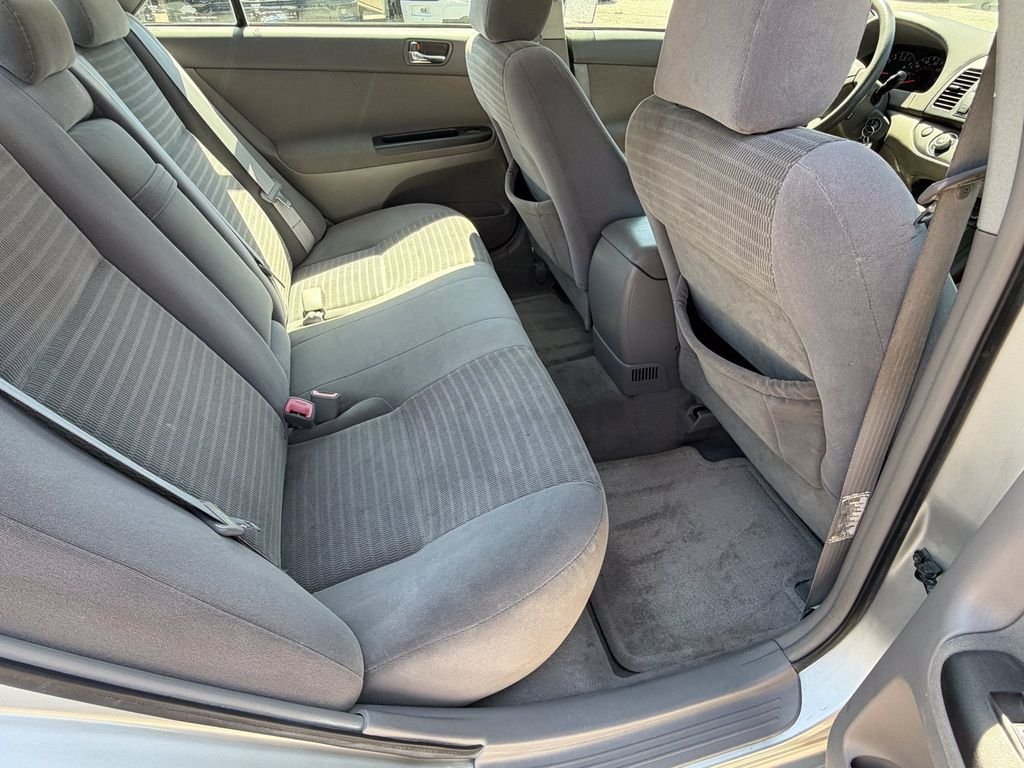 Used 2006  Toyota  image 12