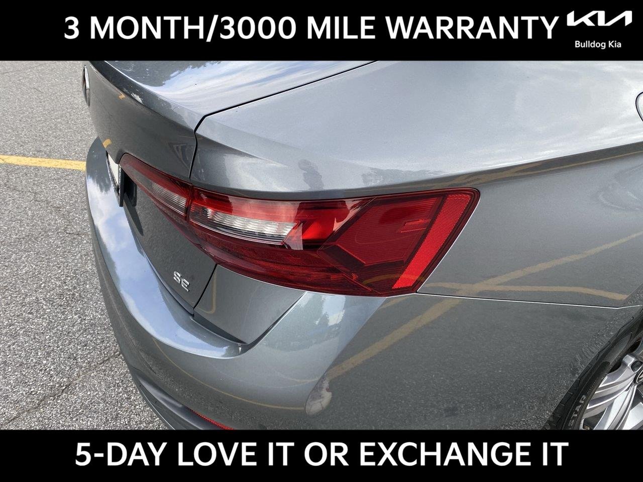 Used 2022 Platinum Gray Metallic Volkswagen SE image 3