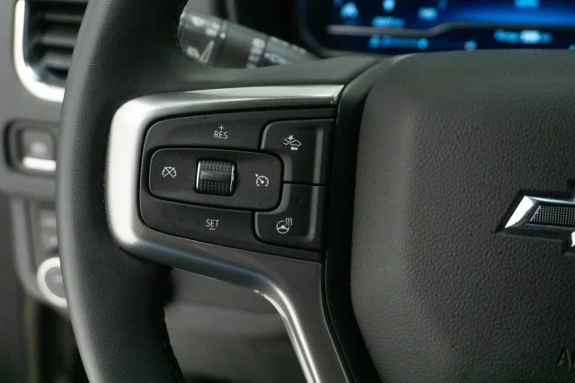Used 2023  Chevrolet Z71 image 29