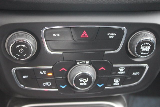 Used 2019 Gray Jeep Latitude image 8