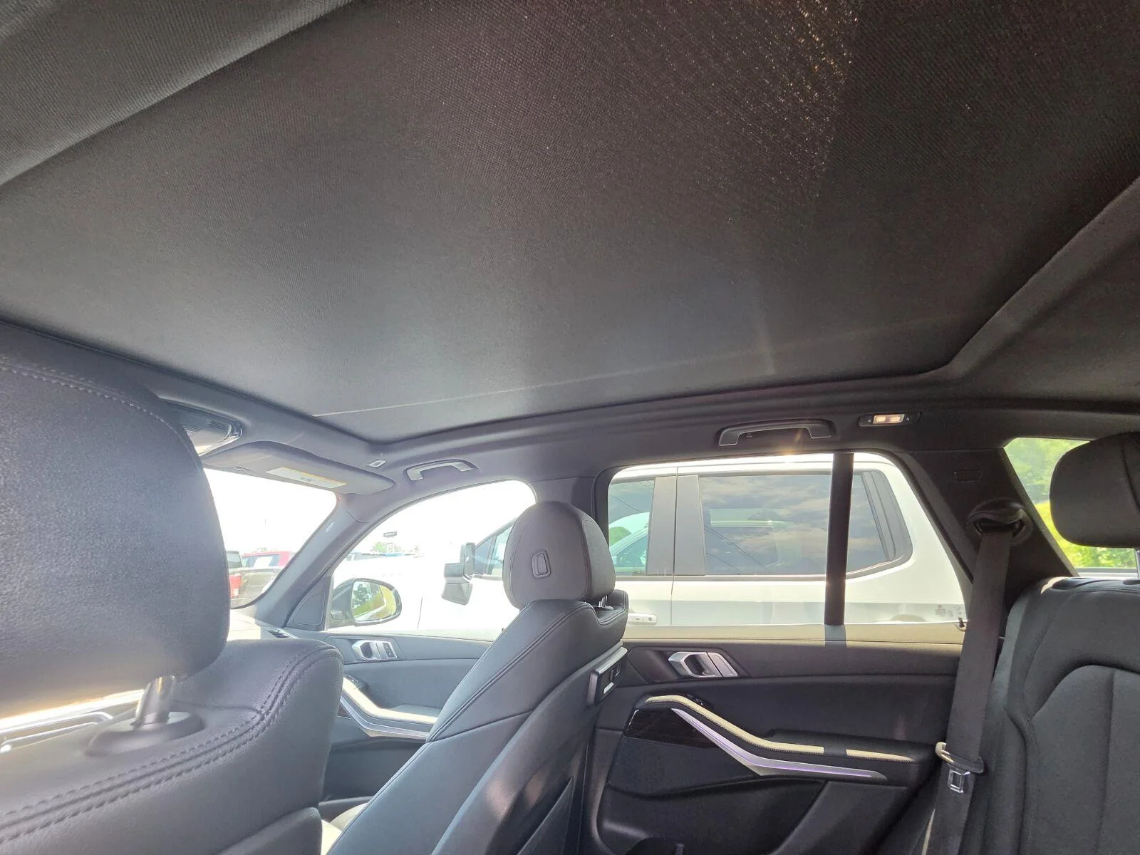 Used 2019 Grey BMW xDrive40i image 11