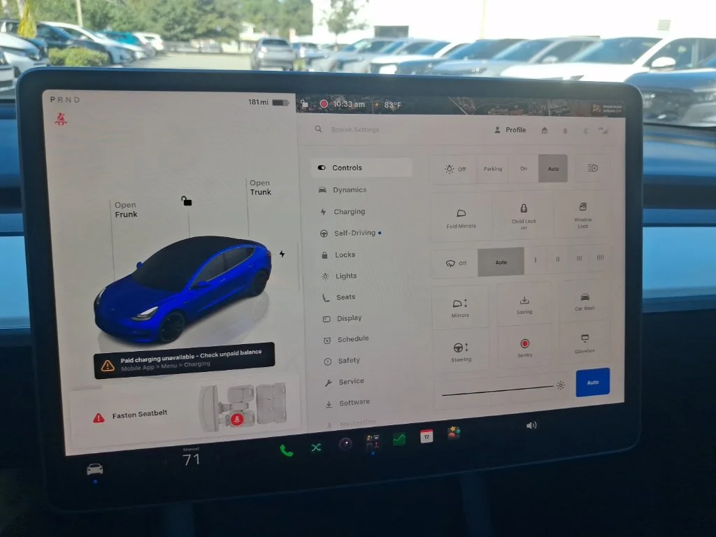 Used 2023  Tesla Base image 27