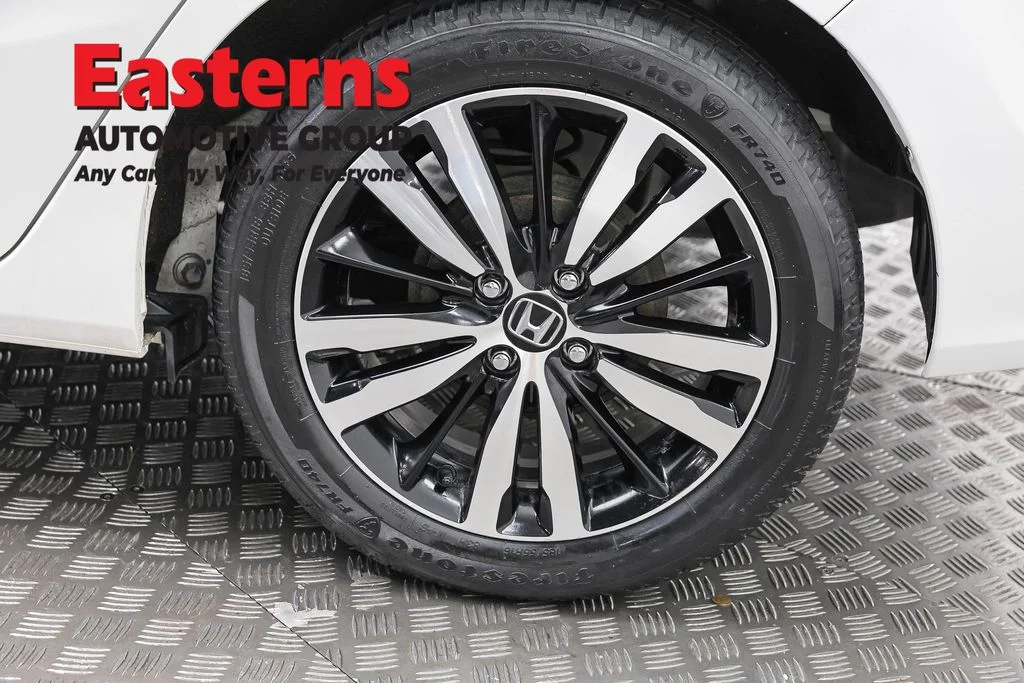 Used 2020 White Honda EX image 32