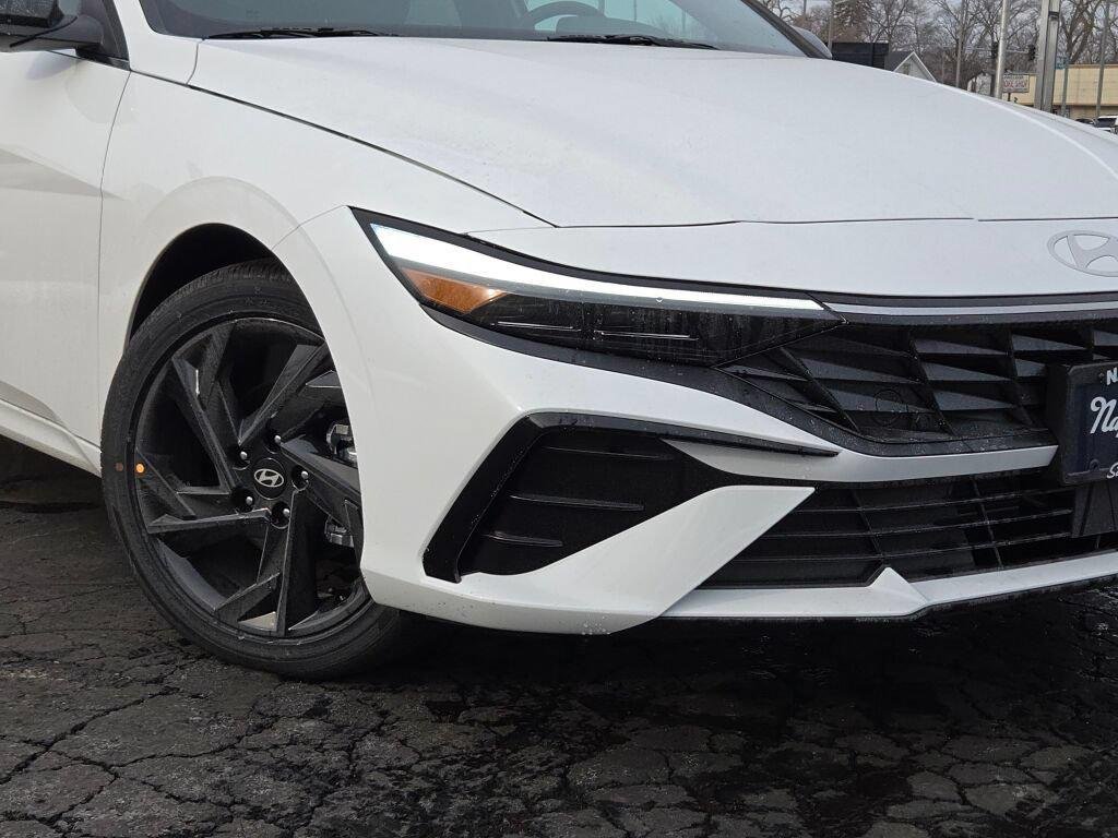 New 2026 White Hyundai SEL Sport image 3