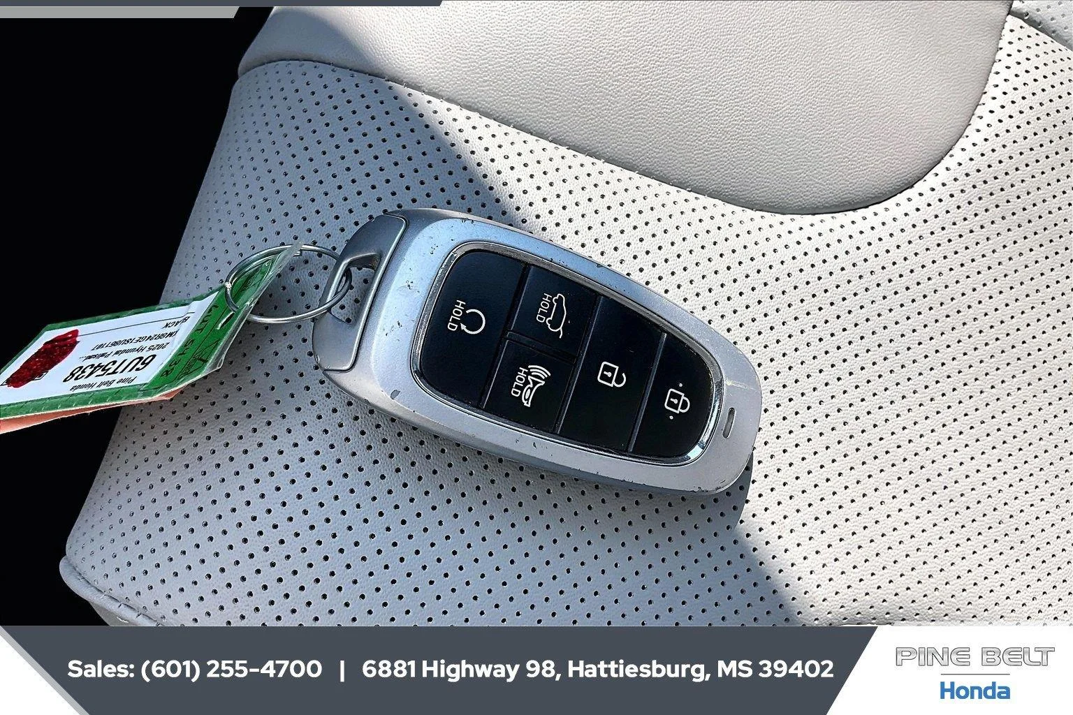 Used 2025 Abyss Black Pearl Hyundai SEL image 9