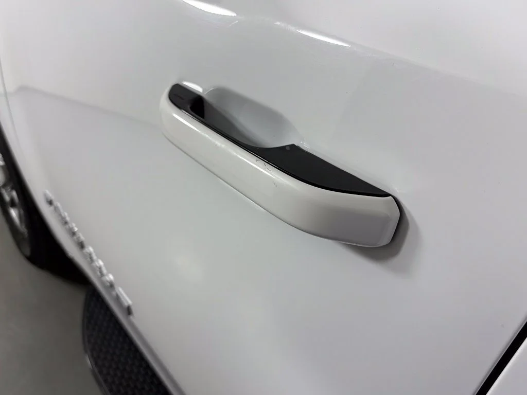 Used 2023 White Jeep Base image 15