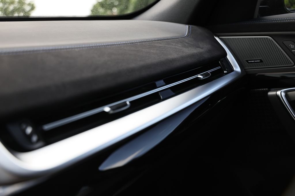 New 2026 Black Sapphire Metallic BMW xDrive28i image 42