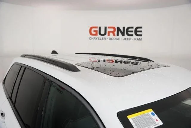 New 2026 Bright White Clear-Coat Exterior Paint Jeep Laredo image 55