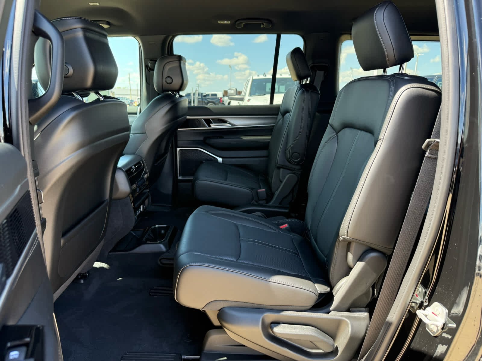New 2026 High Gloss Black Exterior Paint Jeep  image 11