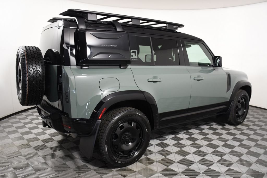 New 2026 Keswick Green Land Rover  image 7