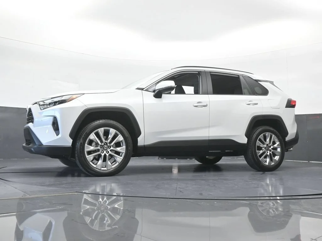 Used 2025 White Toyota XLE Premium image 53