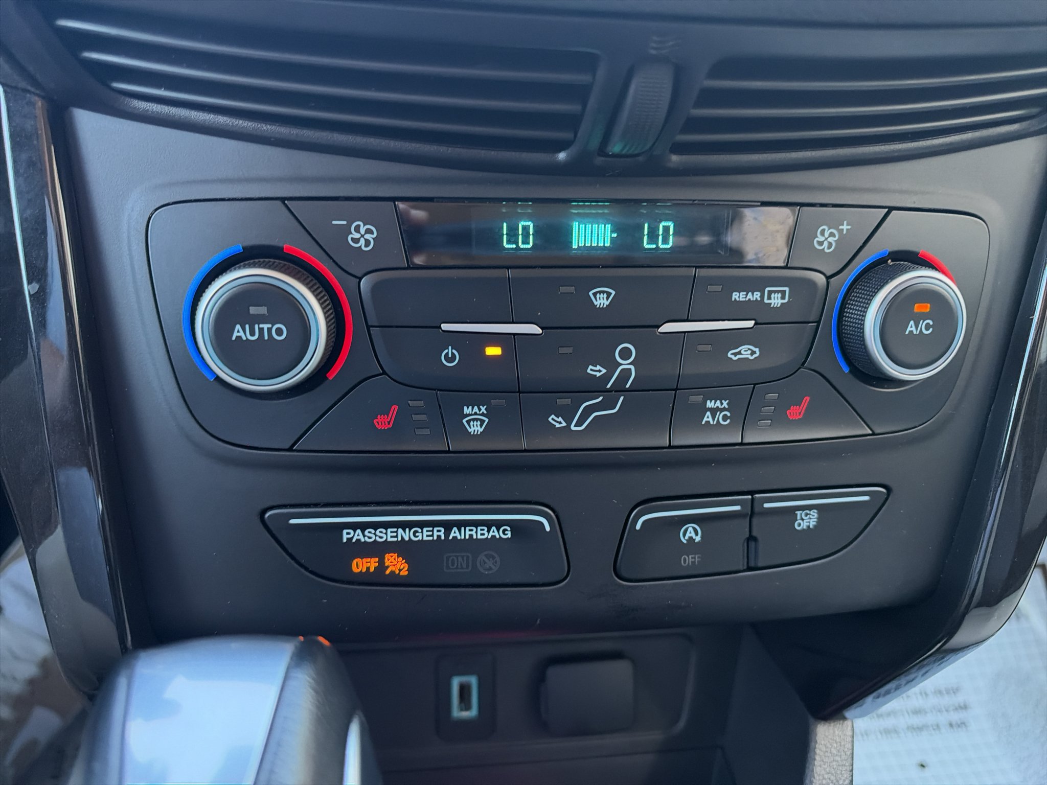 Used 2019 Magnetic Metallic Ford SEL image 13