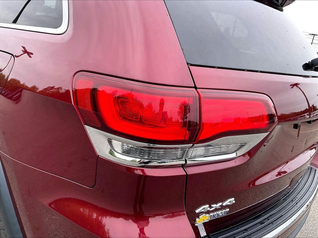 Used 2022 Velvet Red Pearlcoat Jeep Limited image 31