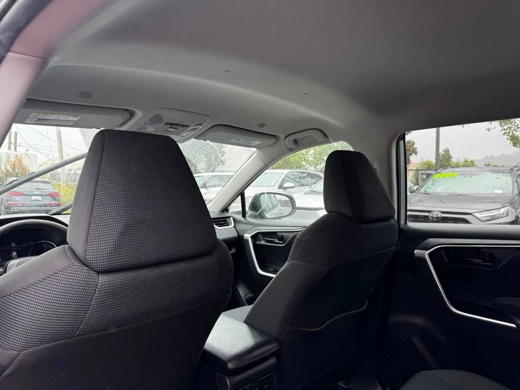 Used 2023 Silver Toyota LE image 18