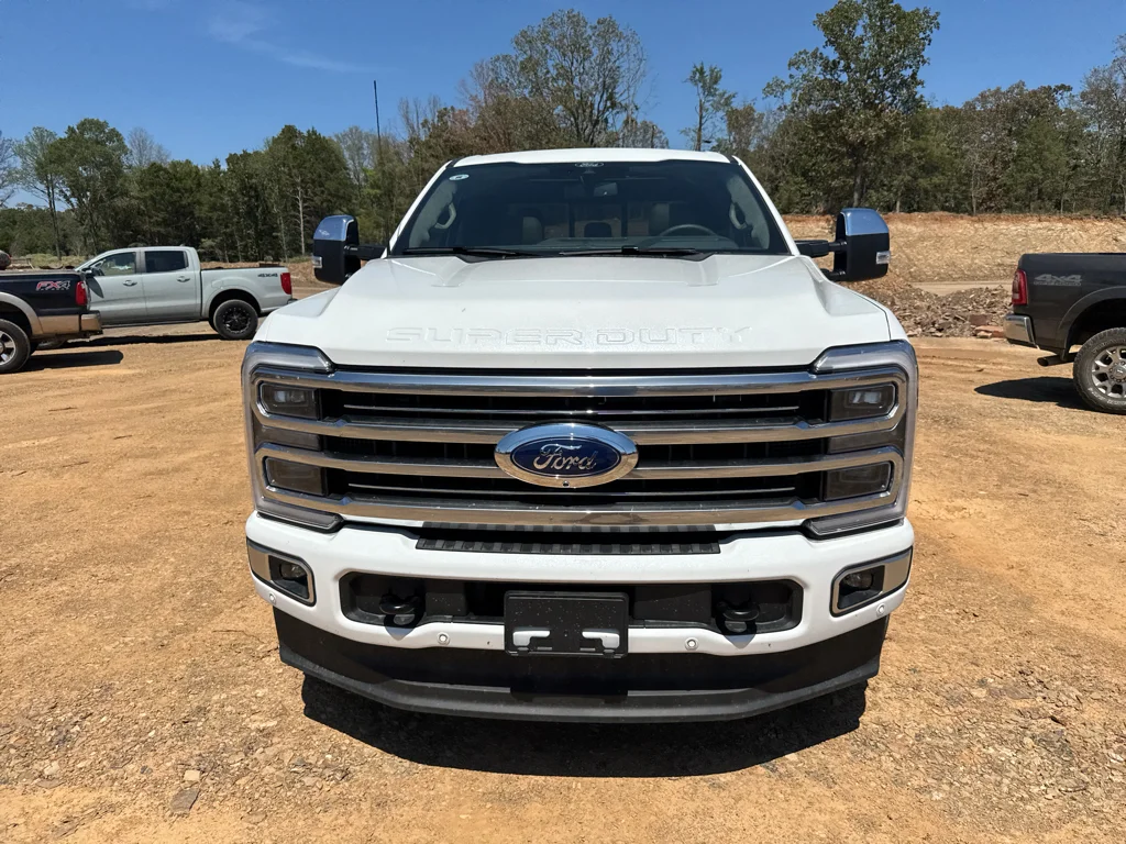 New 2026 Star White Metallic Tri-Coat Ford Platinum image 2