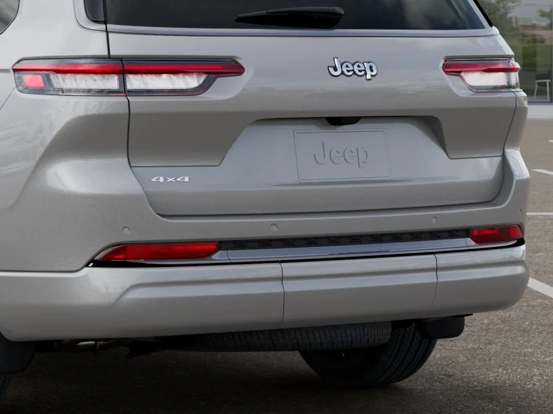 New 2026 Silver Zynith Exterior Paint Jeep Limited image 41
