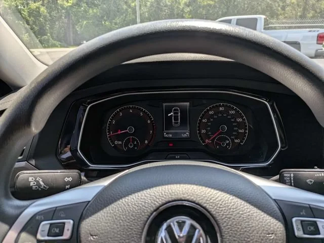 Used 2021  Volkswagen S image 25