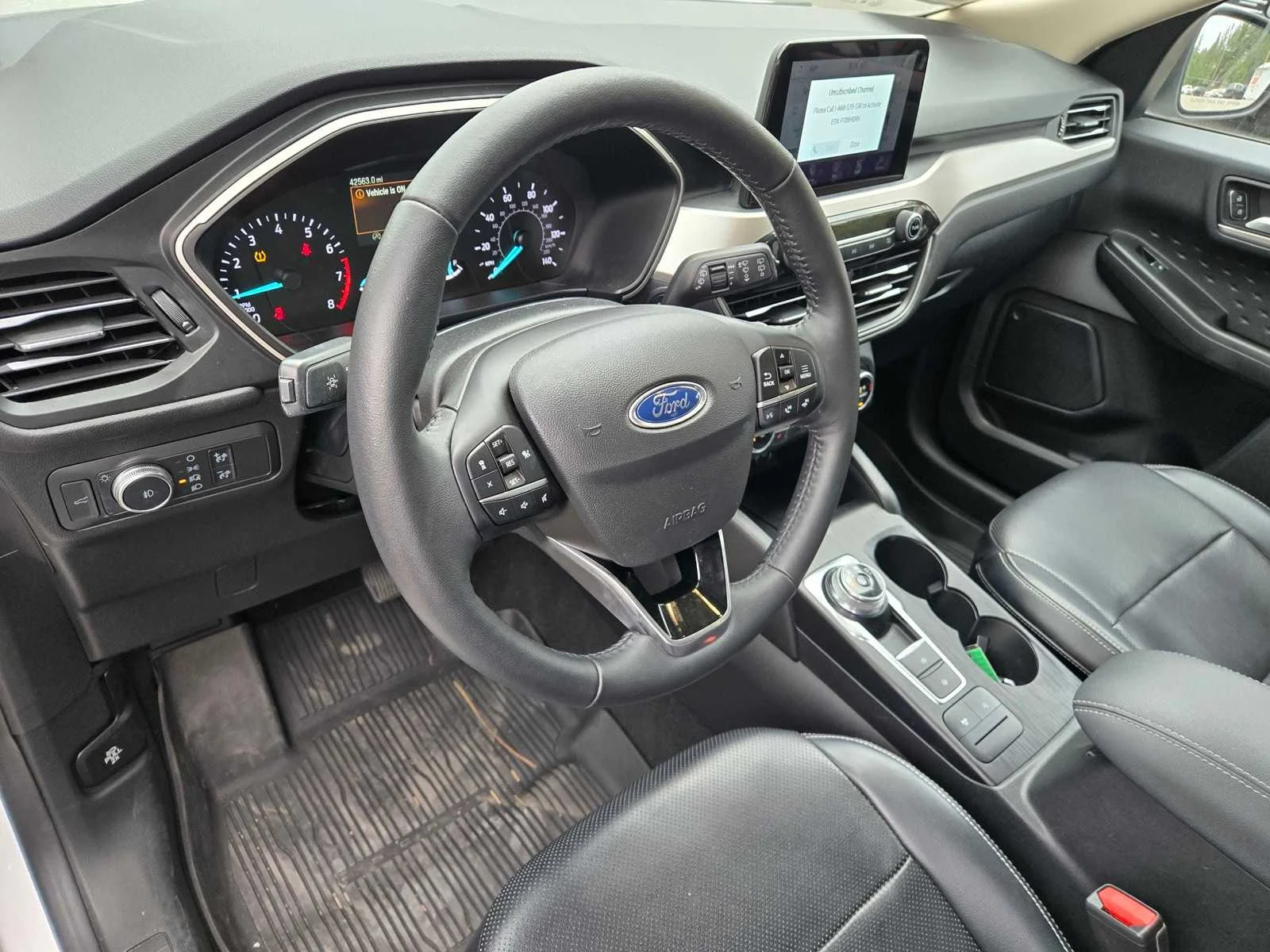 Used 2020  Ford SEL image 11