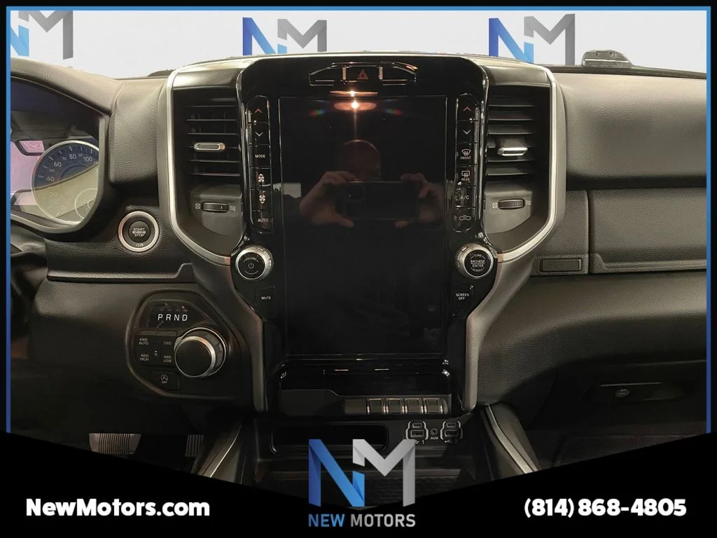 Used 2022 Diamond Black Ram Big Horn/Lone Star image 11