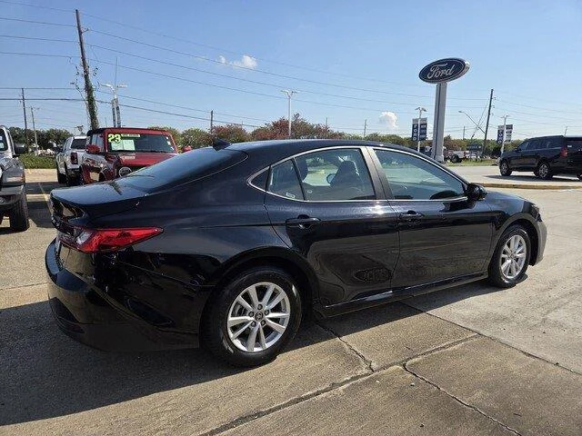 Used 2025 BLACK Toyota LE image 5