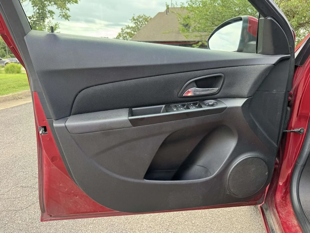 Used 2014 Red Chevrolet 1LT image 26