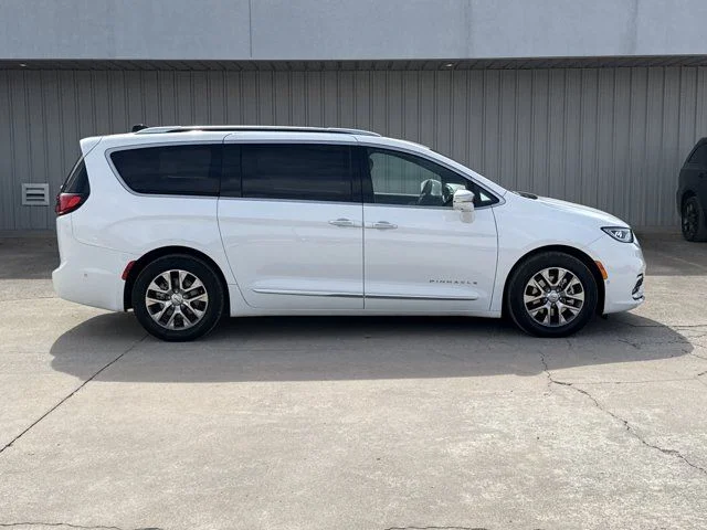 Used 2024 Chrysler Pacifica PHEV Pinnacle with VIN 2C4RC1N71RR181297 for sale in Siloam Springs, AR