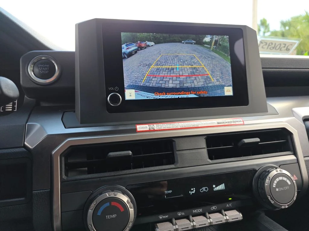 Used 2025  Toyota SR5 image 33