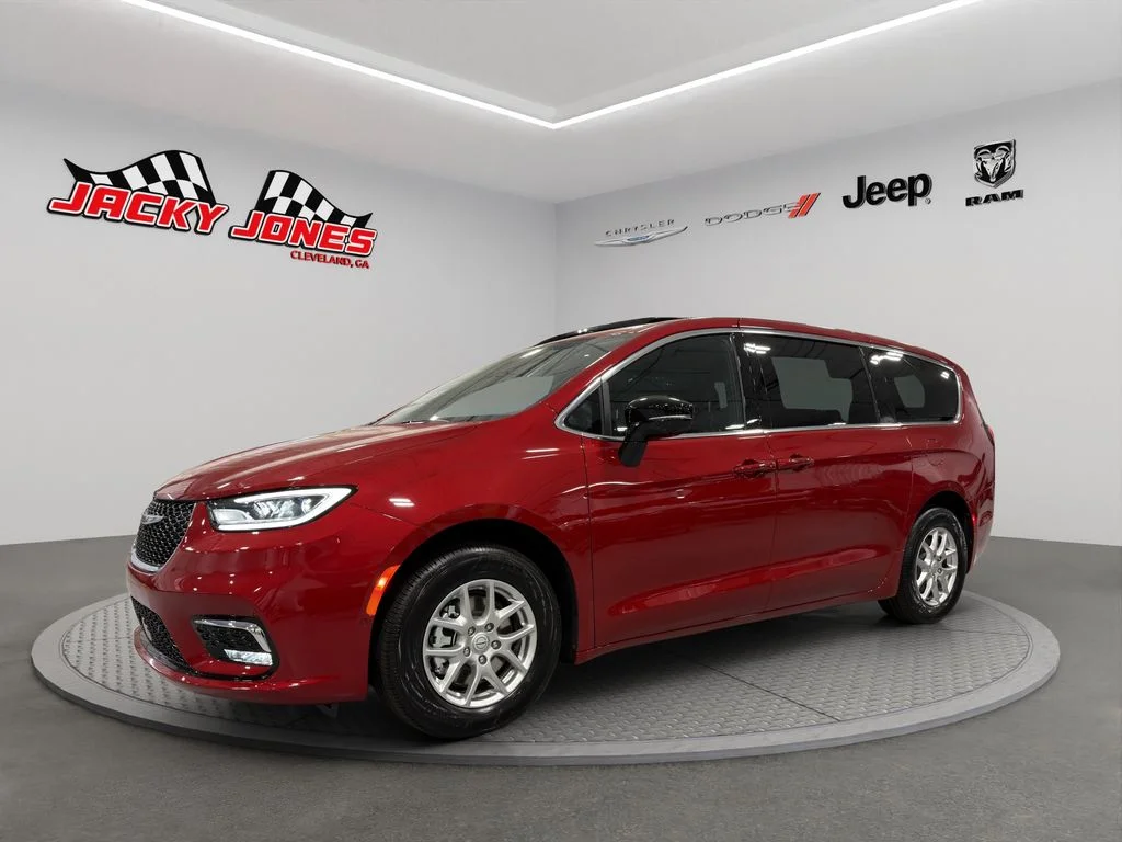 2026 Chrysler Pacifica Select's photo