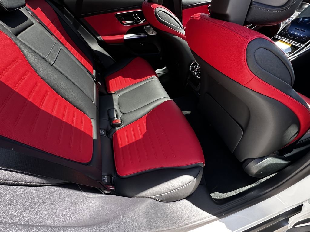 New 2026 Polar White Mercedes-Benz GLC 300 image 18